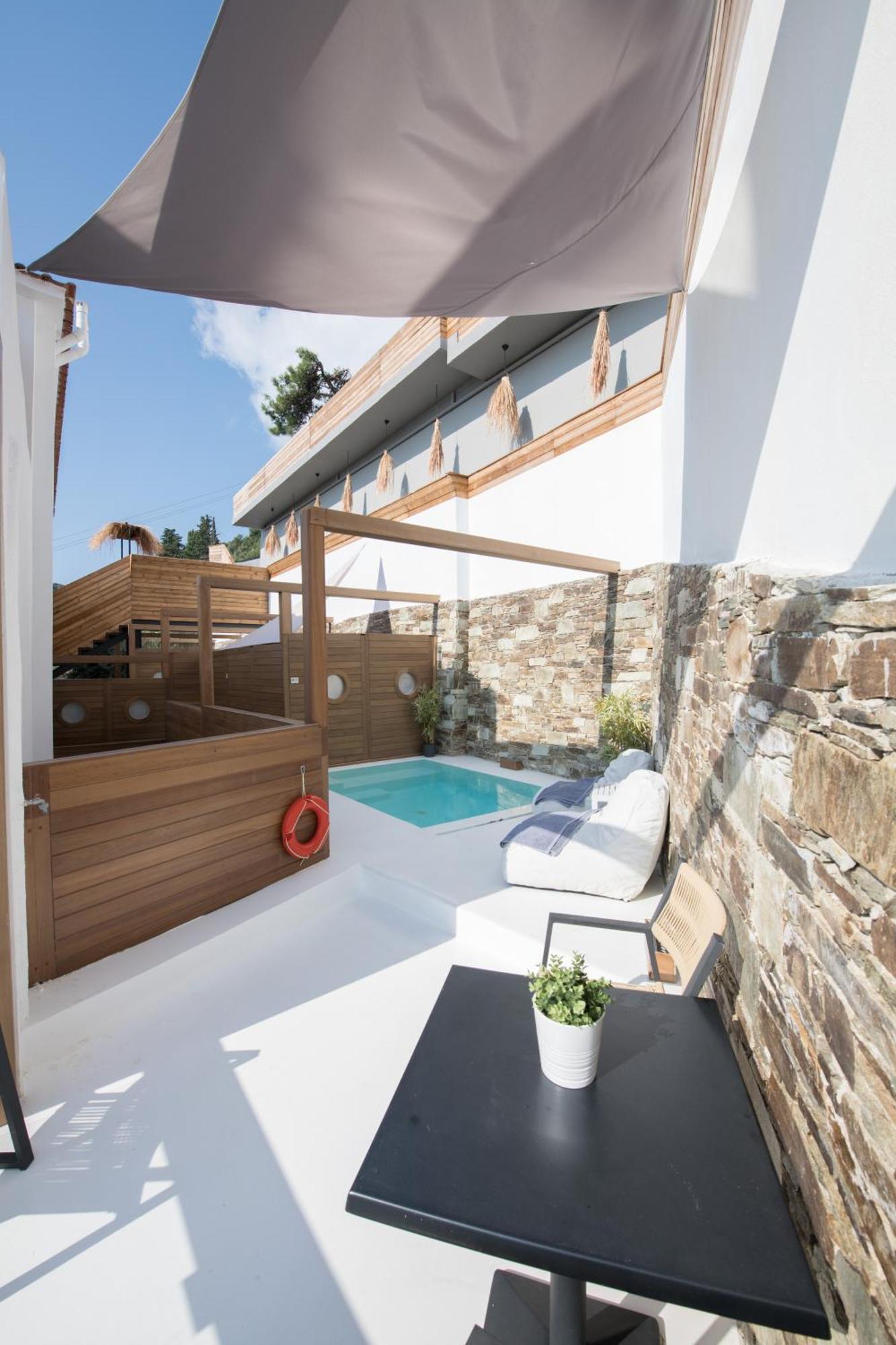 Natura Luxury Boutique Hotel Skopelos Loutraki  Exterior photo